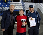 Футболисты-ветераны почтили память Анатолия Евсеева