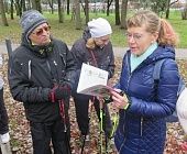 Зеленоградские пенсионеры совершили сканди-экскурсию по Дендропарку