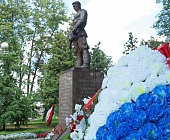Торжественное возложение цветов к памятнику «Защитникам Москвы» в День памяти и скорби