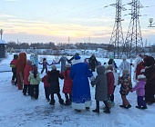 В гости к детям Дед Мороз пришел с друзьями в погонах