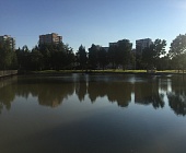 В пруду создаваемого парка в 23 микрорайоне появилась вода