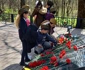 Крюковские школьники почтили память героев