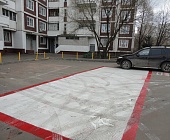 Во дворах района Крюково началась покраска мест парковки пожарной спецтехники 
