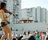 День молодежи на Михайловских прудах в Крюково отметили музыкой и грохотом байков