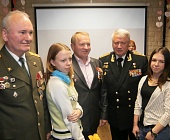 Молодых крюковчан торжественно проводили на службу в Российскую Армию